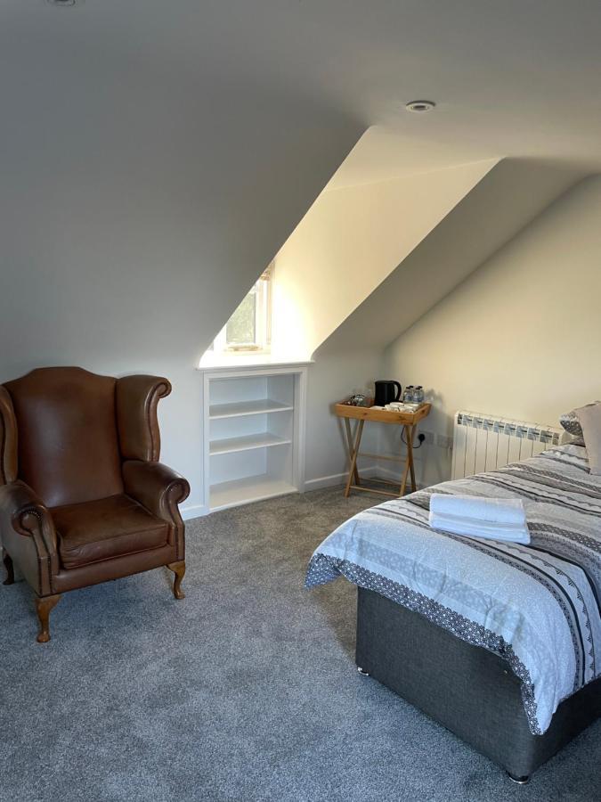 The New Wheel Inn Lymington Dış mekan fotoğraf