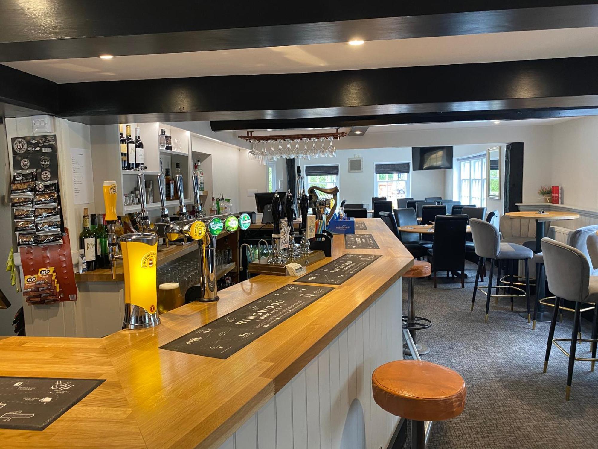 The New Wheel Inn Lymington Dış mekan fotoğraf