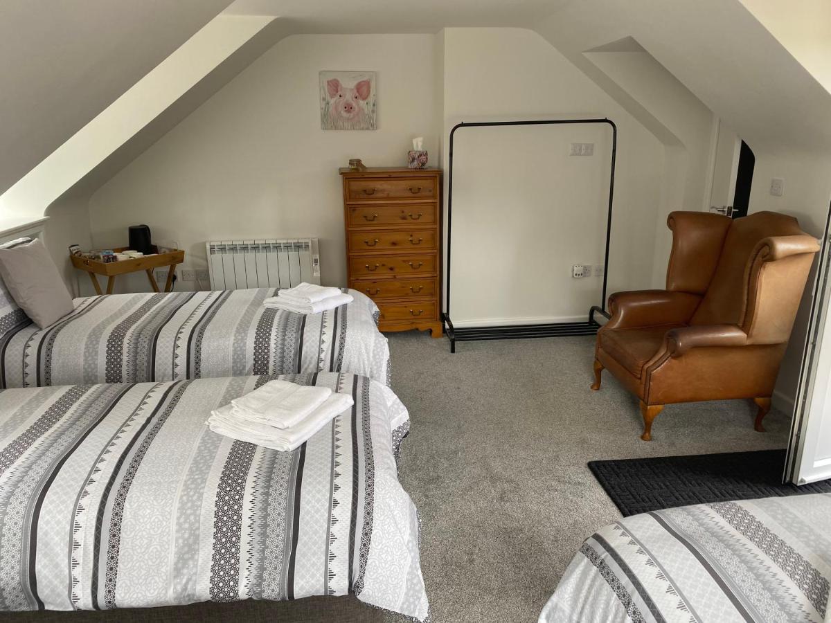 The New Wheel Inn Lymington Dış mekan fotoğraf